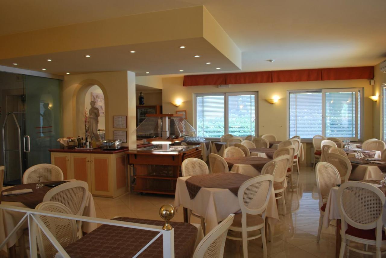 فندق سيرمِيونيفي  هوتل ألسازيا المظهر الخارجي الصورة